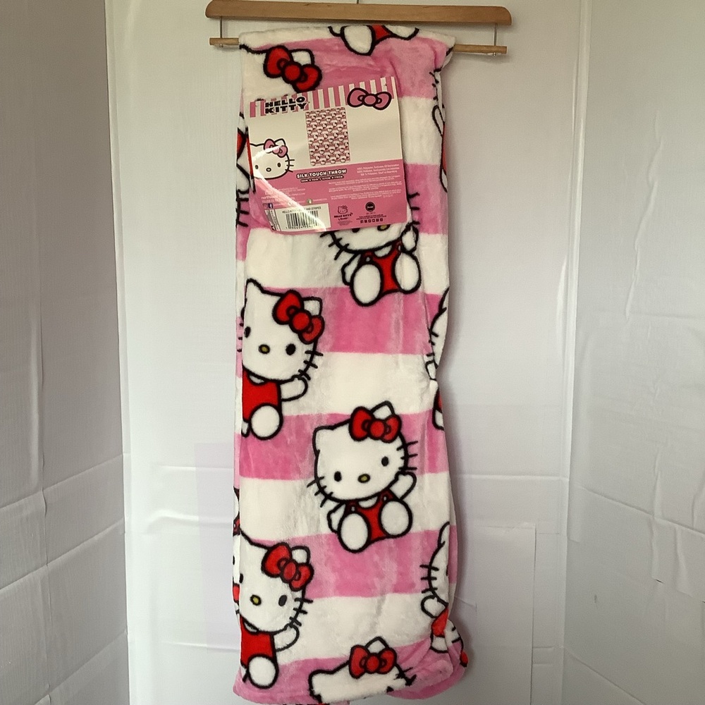 Sanrio Hello Kitty Silk Touch Throw Striped Bows And‎ Stripes Pink 50"x70" NEW